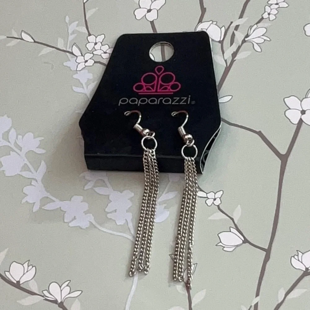 ❄️ Paparazzi | Silver Dazzling Drop Earrings Boho Industrial